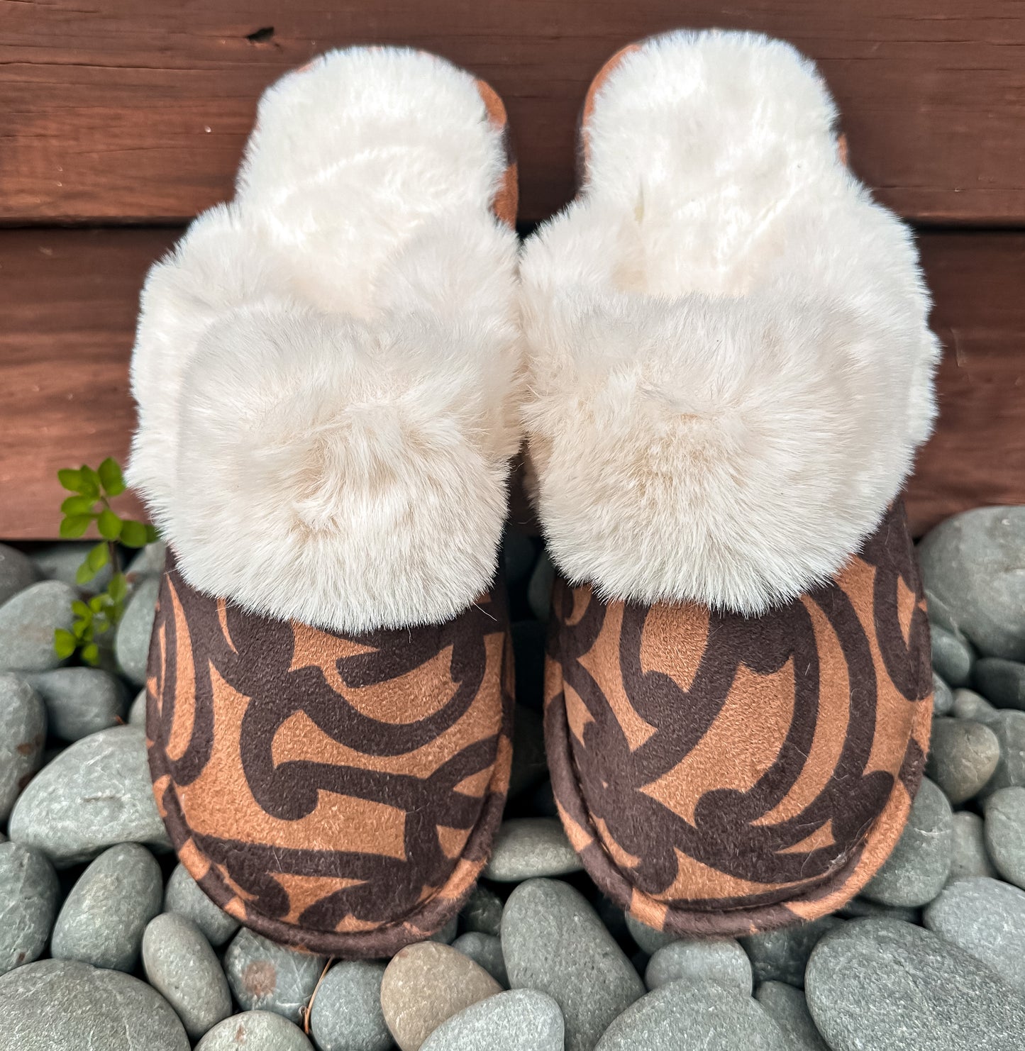 Slippers - (Tan - Maori Design)