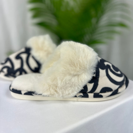 Slippers - (White - Maori Design)