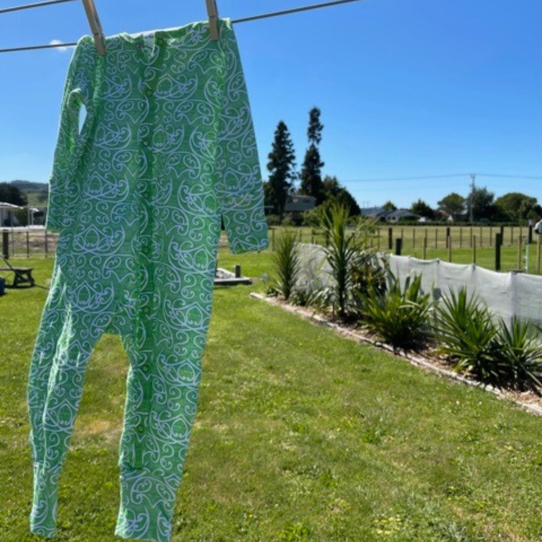 Iti (Kakariki/Green) long sleeve onesie