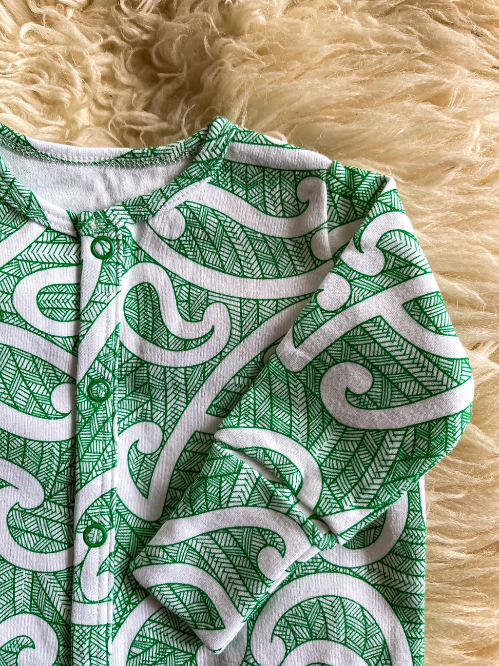Nui (Kākāriki/Green) Long Sleeve Onesie