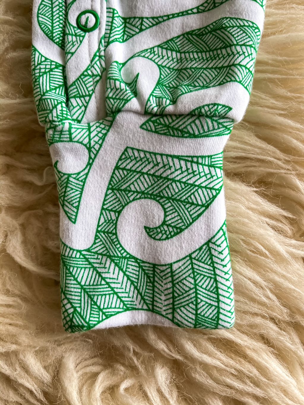Nui (Kākāriki/Green) Long Sleeve Onesie