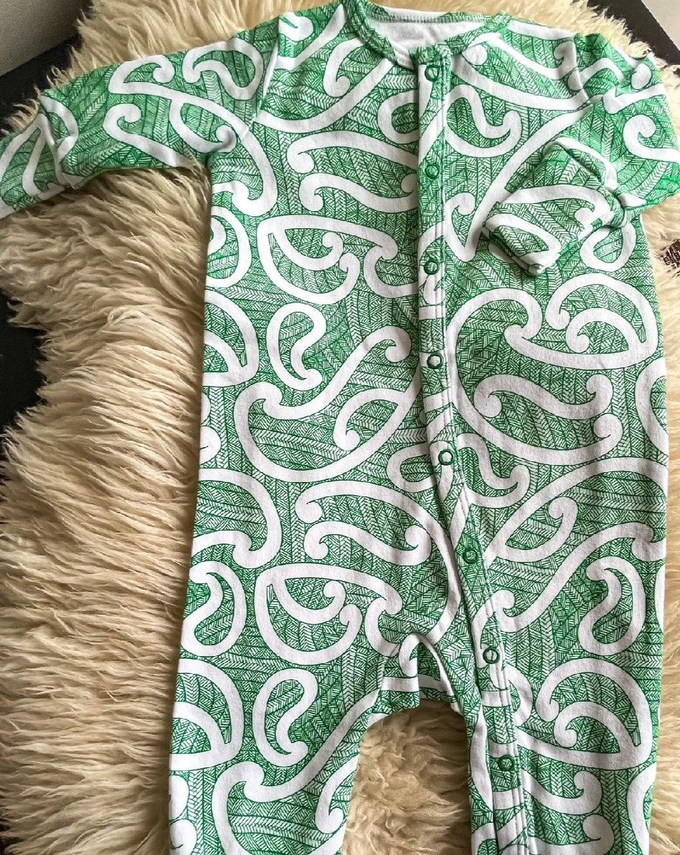 Nui (Kākāriki/Green) Long Sleeve Onesie