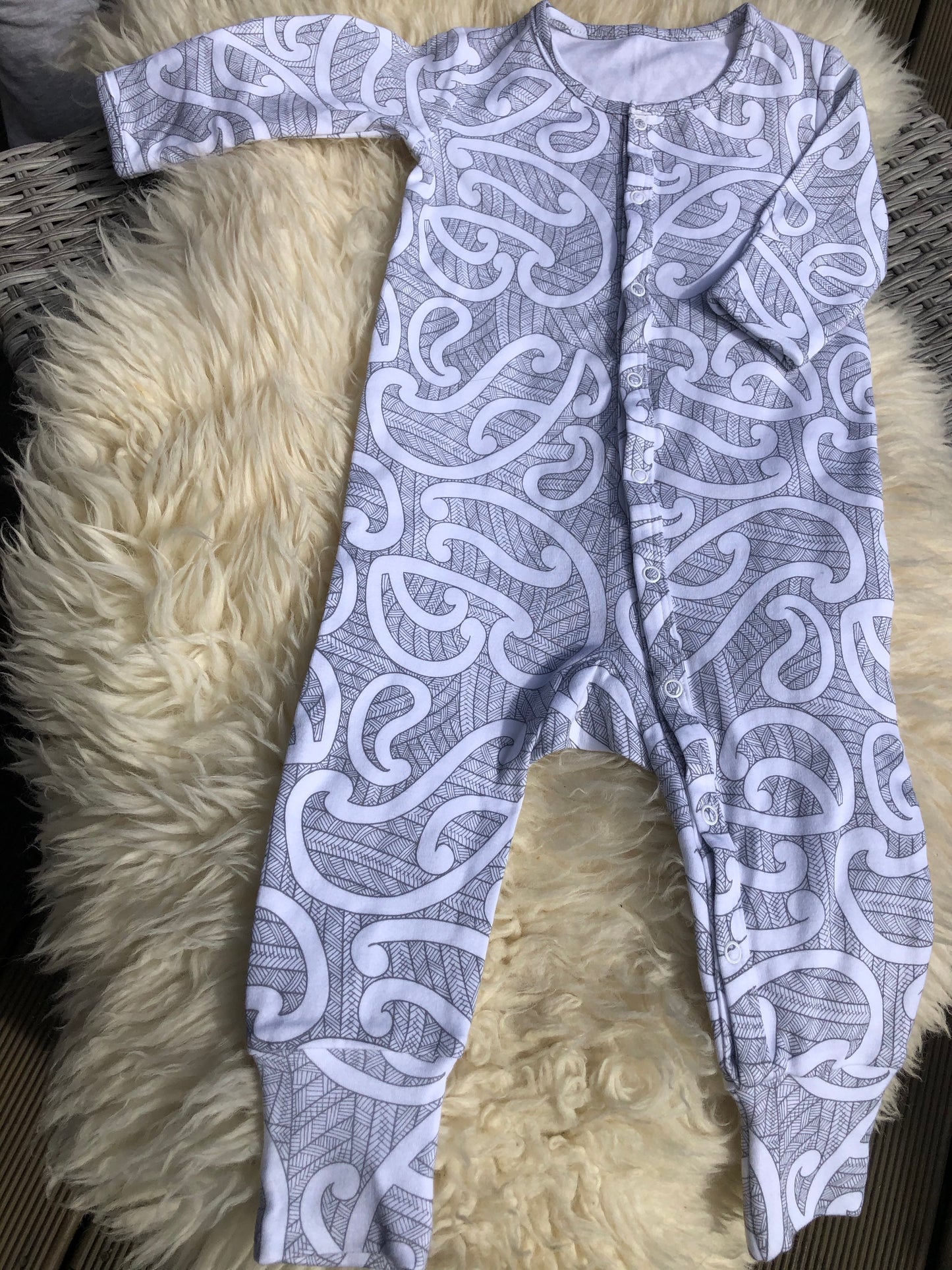 Nui (Hina/Grey) Long Sleeve Onesie