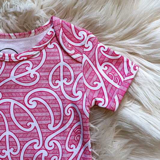 Raumati (Māwhero/Pink) T-Shirt Onesie