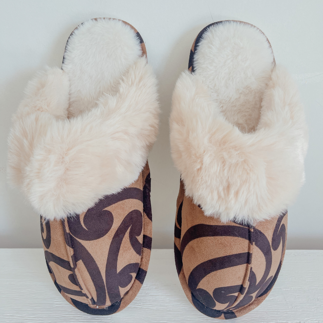 Slippers - (Tan - Maori Design)