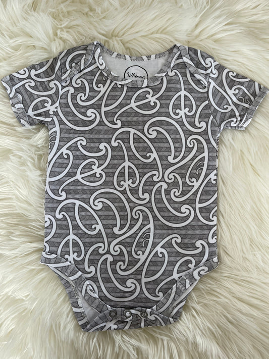 T-Shirt Onesie - Raumati (Hina/Grey)
